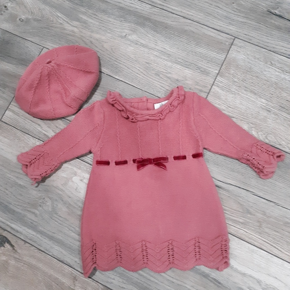 Pink baby girl dress with hat of its match